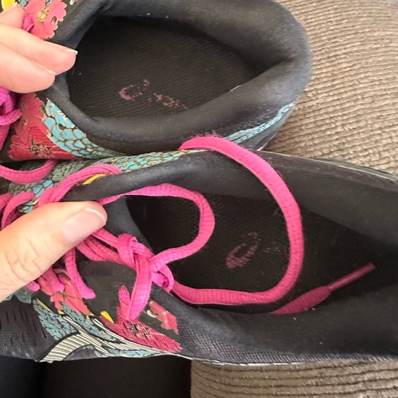 Asics Kayano - Picture 2 of 3